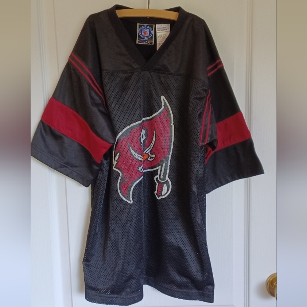 VINTAGE PRO STUFF YOUTH LARGE (14-16) NFL TAMPA BAY BUCCANEERS LOGO JERSEY